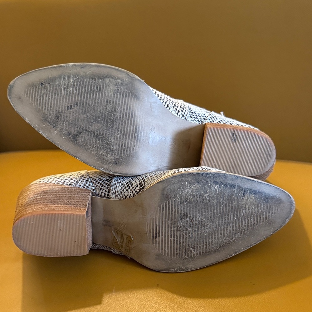 BEAST FASHION Snakeskin Pattern Ankle Booties - Picture 4 of 4